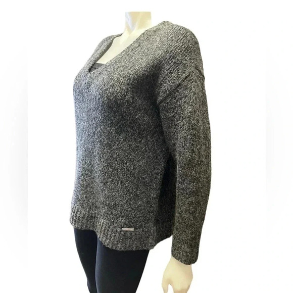 Michael Kors Knit Charcoal V Neck Sweater Size Medium - Picture 3 of 9